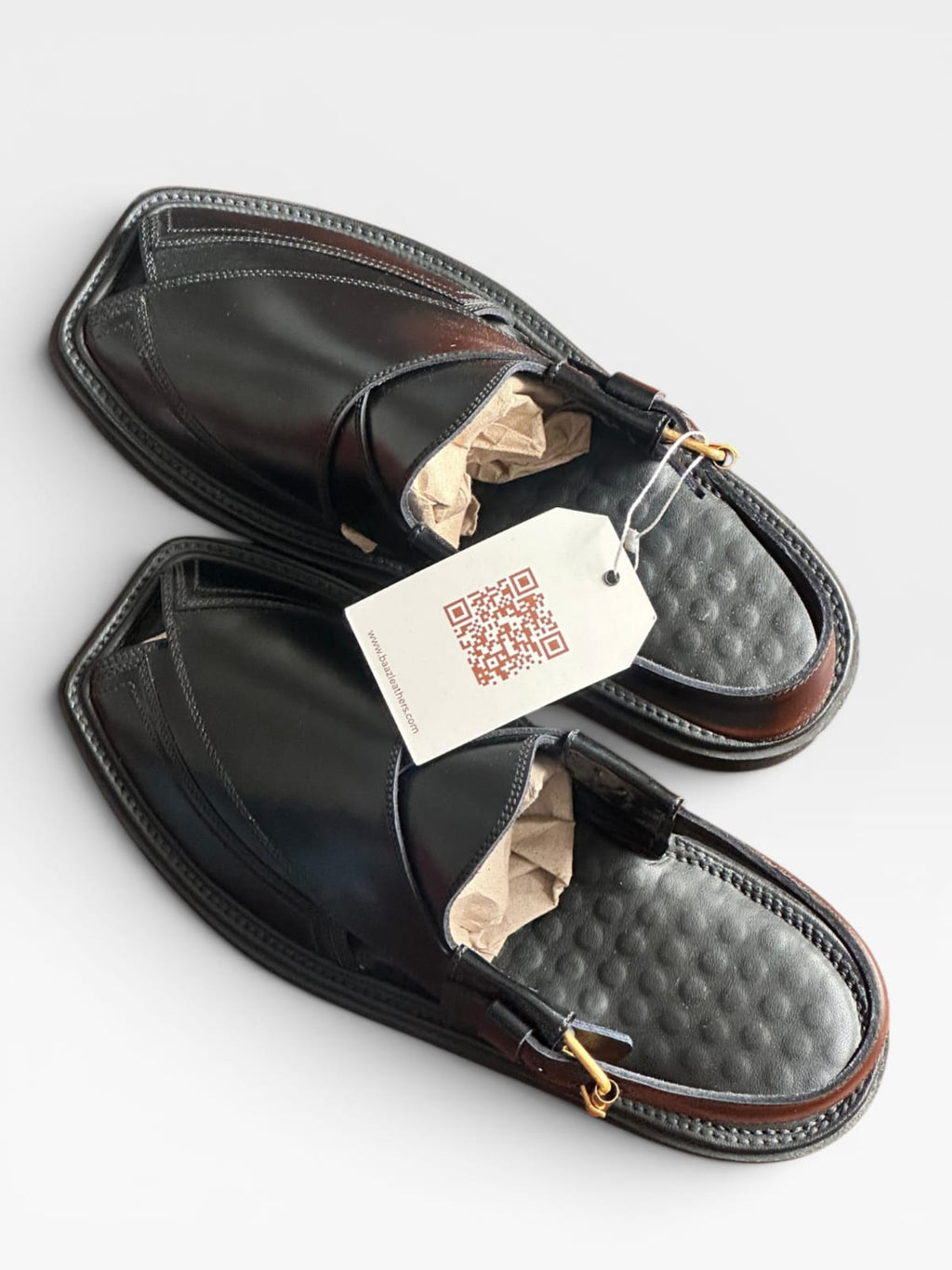 Handmade black leather peshawari chappal for men, Pakistan